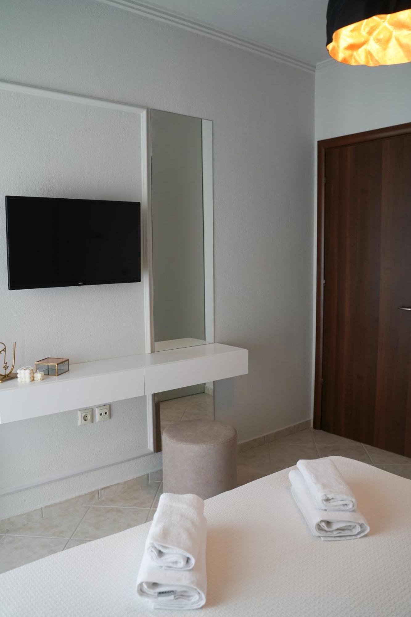Grand View Suites Meteora Καλαμπάκα Εξωτερικό φωτογραφία